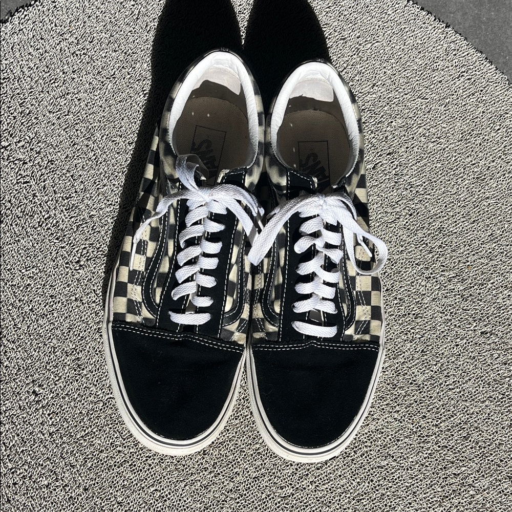Vans Checkerboard Old Skool Sneakers - Black & White. Men’s 11